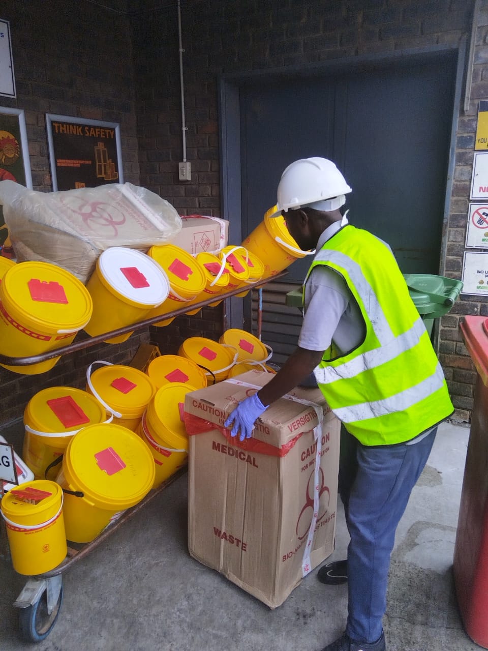 On-site medical waste collection at a healthcare facility